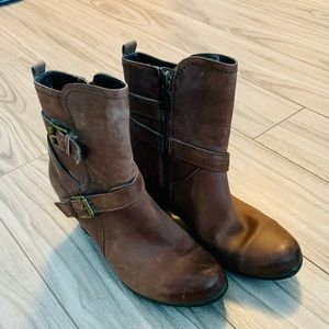 Leather Spring/Fall booties 👢❗️